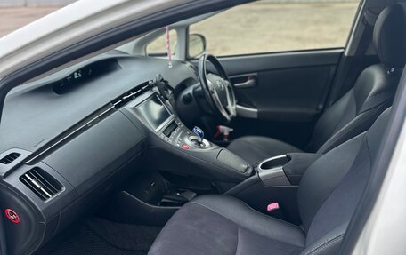 Toyota Prius, 2013 год, 1 130 000 рублей, 10 фотография