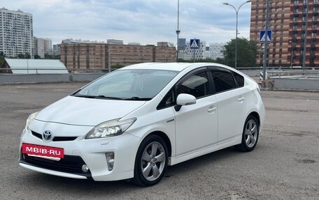 Toyota Prius, 2013 год, 1 130 000 рублей, 2 фотография