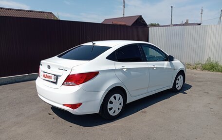 Hyundai Solaris II рестайлинг, 2016 год, 950 000 рублей, 3 фотография