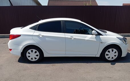 Hyundai Solaris II рестайлинг, 2016 год, 950 000 рублей, 6 фотография
