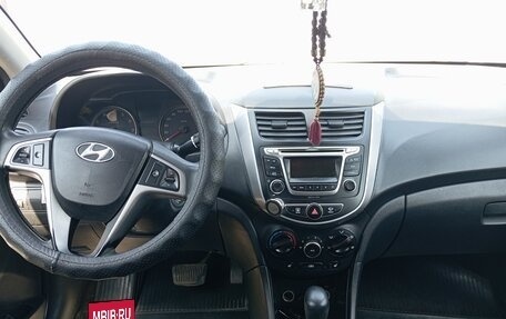 Hyundai Solaris II рестайлинг, 2016 год, 950 000 рублей, 8 фотография