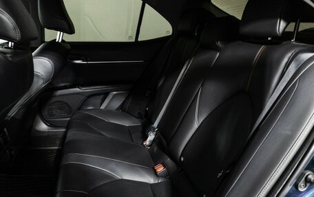 Toyota Camry, 2019 год, 2 450 000 рублей, 10 фотография