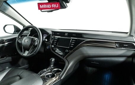 Toyota Camry, 2019 год, 2 450 000 рублей, 9 фотография