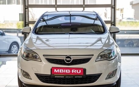 Opel Astra J, 2011 год, 798 000 рублей, 2 фотография