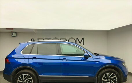 Volkswagen Tiguan II, 2018 год, 2 433 000 рублей, 5 фотография
