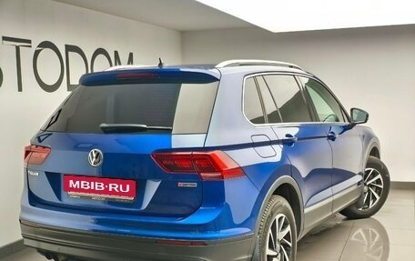 Volkswagen Tiguan II, 2018 год, 2 433 000 рублей, 3 фотография