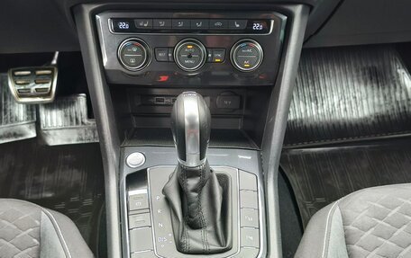 Volkswagen Tiguan II, 2018 год, 2 433 000 рублей, 19 фотография
