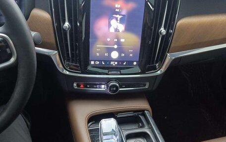Volvo S90 II рестайлинг, 2024 год, 4 150 000 рублей, 9 фотография