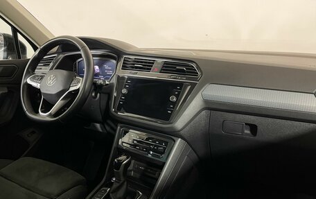 Volkswagen Tiguan II, 2021 год, 2 397 000 рублей, 9 фотография