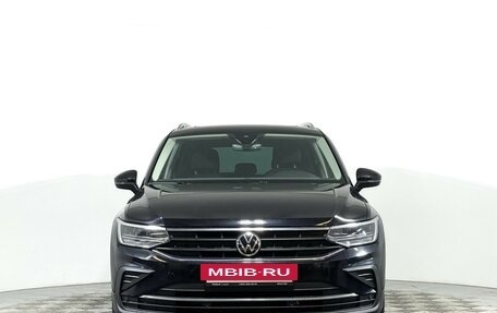 Volkswagen Tiguan II, 2021 год, 2 397 000 рублей, 2 фотография