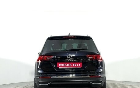 Volkswagen Tiguan II, 2021 год, 2 397 000 рублей, 6 фотография