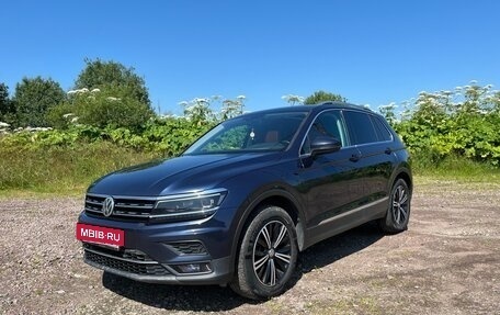 Volkswagen Tiguan II, 2017 год, 2 980 000 рублей, 2 фотография