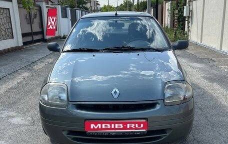 Renault Clio III, 2001 год, 245 000 рублей, 2 фотография