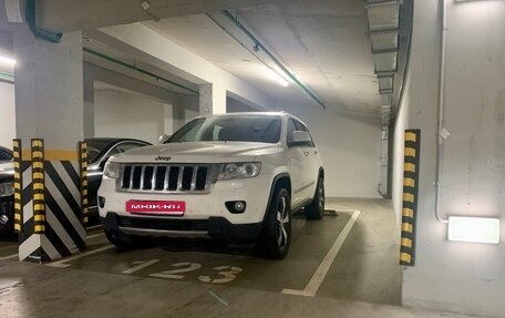 Jeep Grand Cherokee, 2012 год, 1 800 000 рублей, 14 фотография