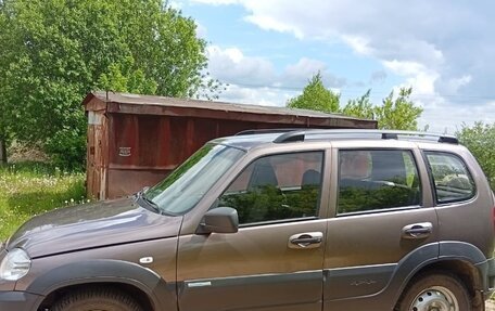 Chevrolet Niva I рестайлинг, 2013 год, 605 000 рублей, 4 фотография