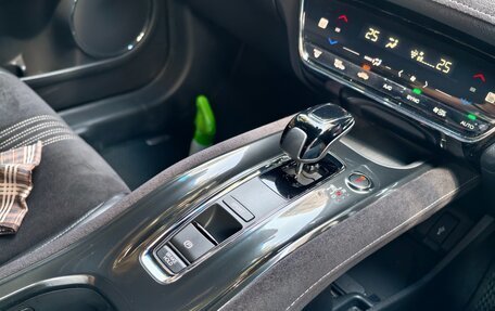 Honda Vezel, 2019 год, 2 100 000 рублей, 10 фотография