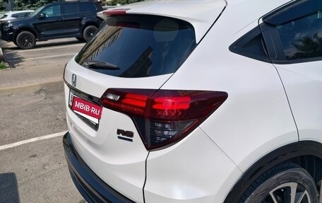 Honda Vezel, 2019 год, 2 100 000 рублей, 19 фотография