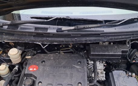 Mitsubishi Dion I рестайлинг, 2000 год, 550 000 рублей, 28 фотография