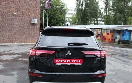 Mitsubishi Outlander, 2022 год, 3 600 000 рублей, 10 фотография