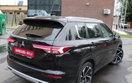 Mitsubishi Outlander, 2022 год, 3 600 000 рублей, 12 фотография