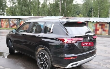 Mitsubishi Outlander, 2022 год, 3 600 000 рублей, 17 фотография