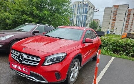 Mercedes-Benz GLA, 2019 год, 2 600 000 рублей, 2 фотография