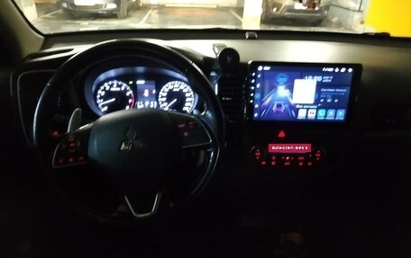 Mitsubishi Outlander III рестайлинг 3, 2016 год, 1 850 000 рублей, 5 фотография