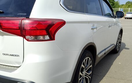 Mitsubishi Outlander III рестайлинг 3, 2016 год, 1 850 000 рублей, 22 фотография