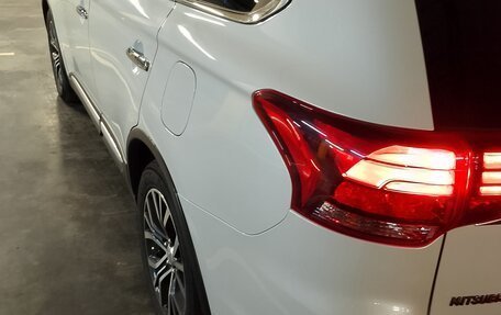 Mitsubishi Outlander III рестайлинг 3, 2016 год, 1 850 000 рублей, 24 фотография