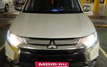 Mitsubishi Outlander III рестайлинг 3, 2016 год, 1 850 000 рублей, 19 фотография