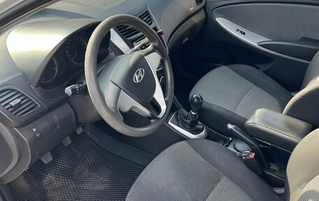 Hyundai Solaris II рестайлинг, 2013 год, 630 000 рублей, 7 фотография