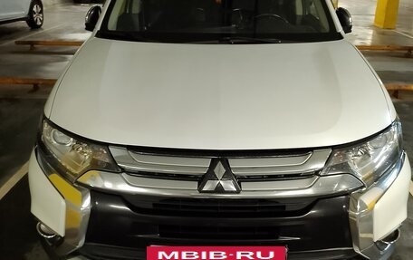 Mitsubishi Outlander III рестайлинг 3, 2016 год, 1 850 000 рублей, 26 фотография