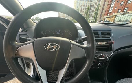 Hyundai Solaris II рестайлинг, 2013 год, 630 000 рублей, 14 фотография