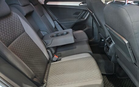 Volkswagen Tiguan II, 2020 год, 2 345 000 рублей, 13 фотография