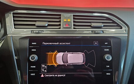 Volkswagen Tiguan II, 2020 год, 2 345 000 рублей, 15 фотография