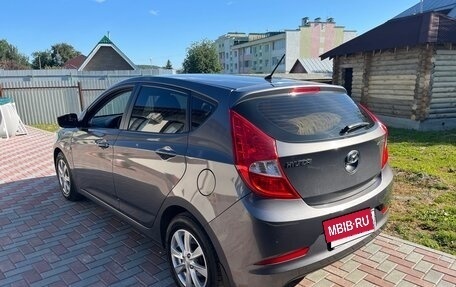 Hyundai Solaris II рестайлинг, 2015 год, 1 250 000 рублей, 2 фотография