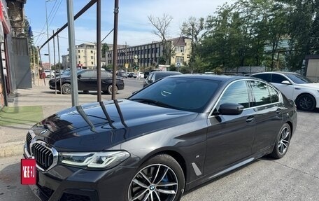 BMW 5 серия, 2021 год, 4 300 000 рублей, 2 фотография