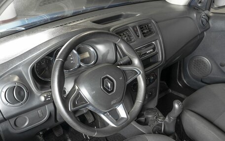 Renault Logan II, 2019 год, 860 000 рублей, 3 фотография