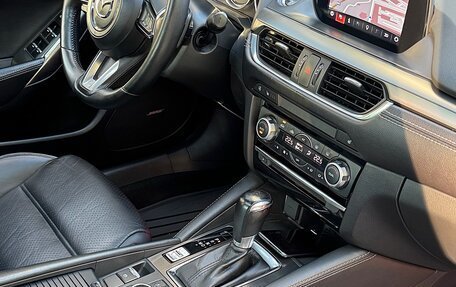 Mazda 6, 2018 год, 2 300 000 рублей, 11 фотография