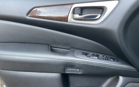 Nissan Pathfinder, 2015 год, 1 900 000 рублей, 13 фотография