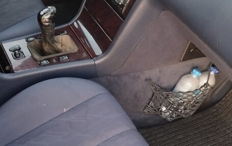 Mercedes-Benz E-Класс, 2001 год, 1 000 000 рублей, 13 фотография