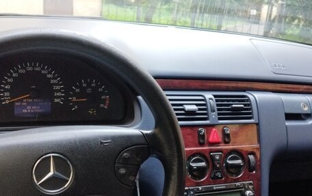 Mercedes-Benz E-Класс, 2001 год, 1 000 000 рублей, 6 фотография