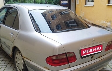 Mercedes-Benz E-Класс, 2001 год, 1 000 000 рублей, 5 фотография