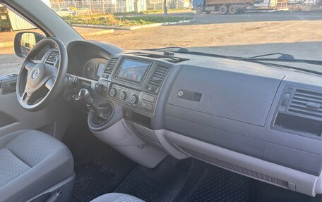 Volkswagen Caravelle T5, 2012 год, 2 400 000 рублей, 8 фотография