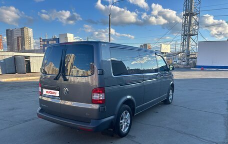 Volkswagen Caravelle T5, 2012 год, 2 400 000 рублей, 4 фотография