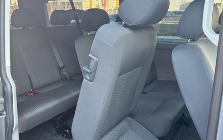 Volkswagen Caravelle T5, 2012 год, 2 400 000 рублей, 10 фотография