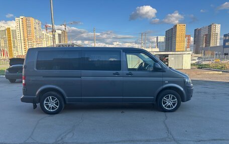 Volkswagen Caravelle T5, 2012 год, 2 400 000 рублей, 6 фотография