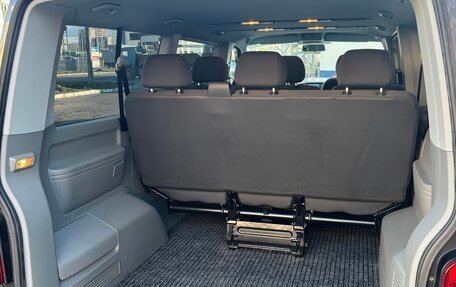 Volkswagen Caravelle T5, 2012 год, 2 400 000 рублей, 14 фотография