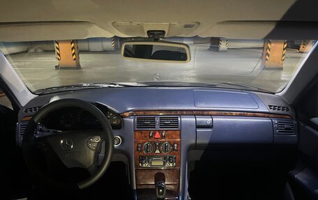 Mercedes-Benz E-Класс, 2000 год, 750 000 рублей, 9 фотография