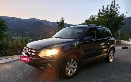 Volkswagen Tiguan I, 2011 год, 1 199 999 рублей, 2 фотография
